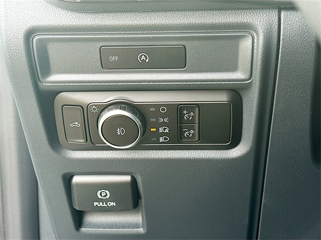 2025 Ford F-150 STX photo 4