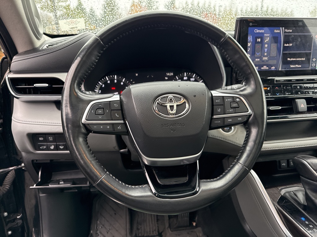 2021 Toyota Highlander Platinum photo 3