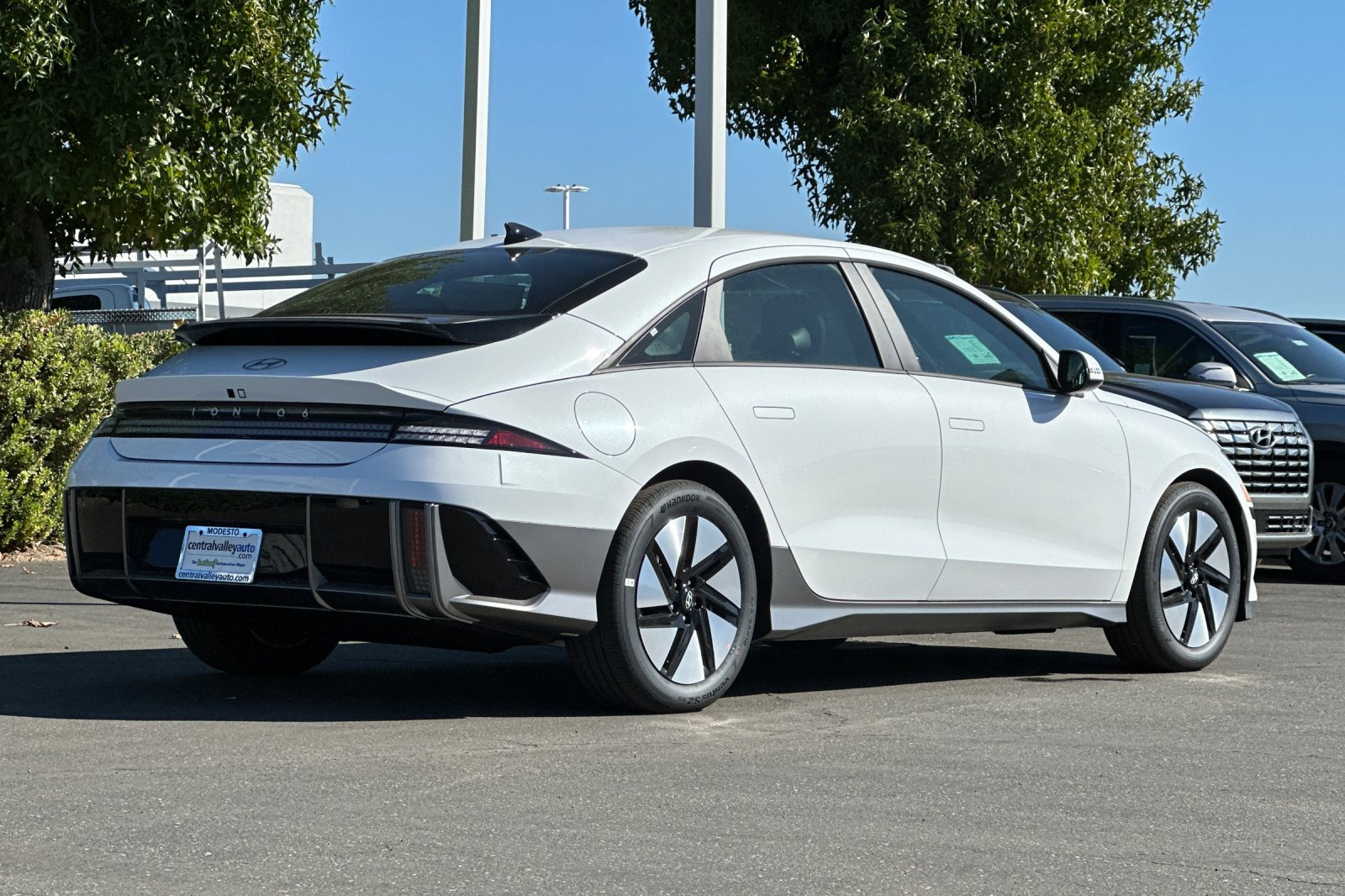 2025 Hyundai Ioniq 6 SE photo 4