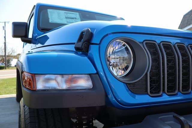 2025 Jeep Gladiator Sport S photo 3
