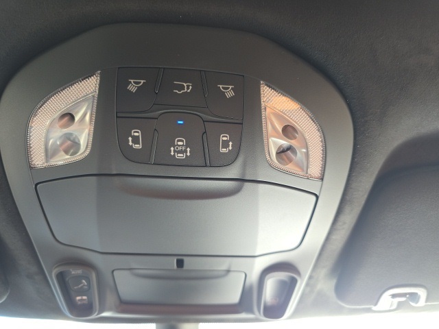 2026 Chrysler Pacifica Pinnacle photo 29