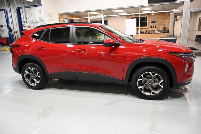 2026 Chevrolet Trax LT photo 4