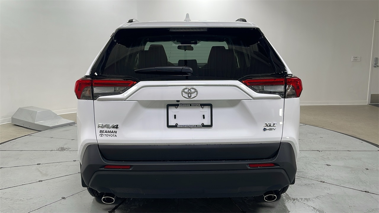 2025 Toyota RAV4 Hybrid XLE photo 4