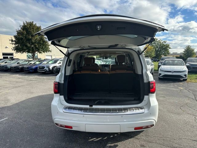 2018 Infiniti QX80 Base photo 12