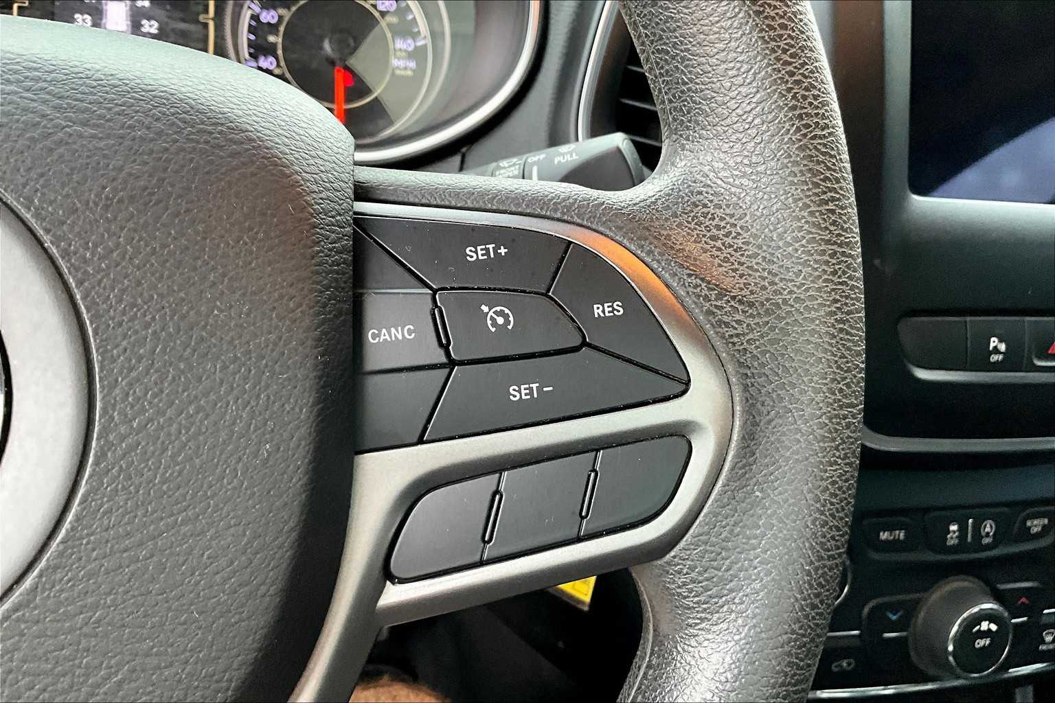 2020 Jeep Cherokee Latitude photo 20
