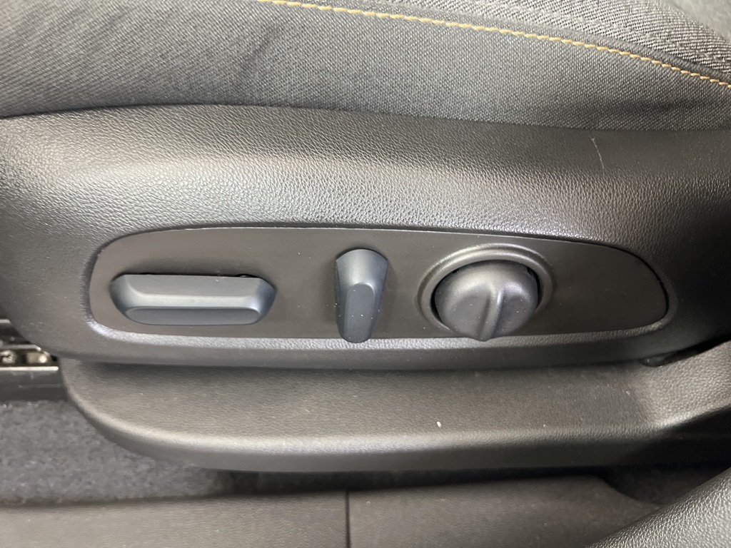 2022 Chevrolet Equinox LT photo 3