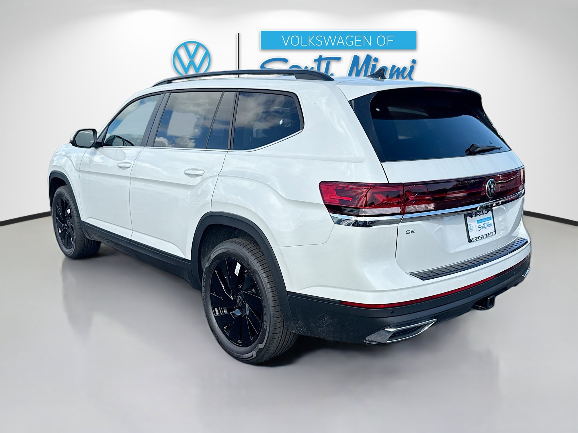 2026 Volkswagen Atlas SE Technology photo 3