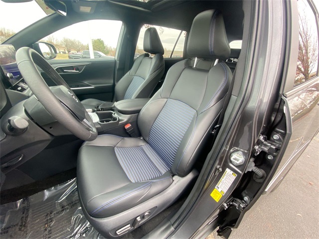 2024 Toyota RAV4 Hybrid XSE photo 3