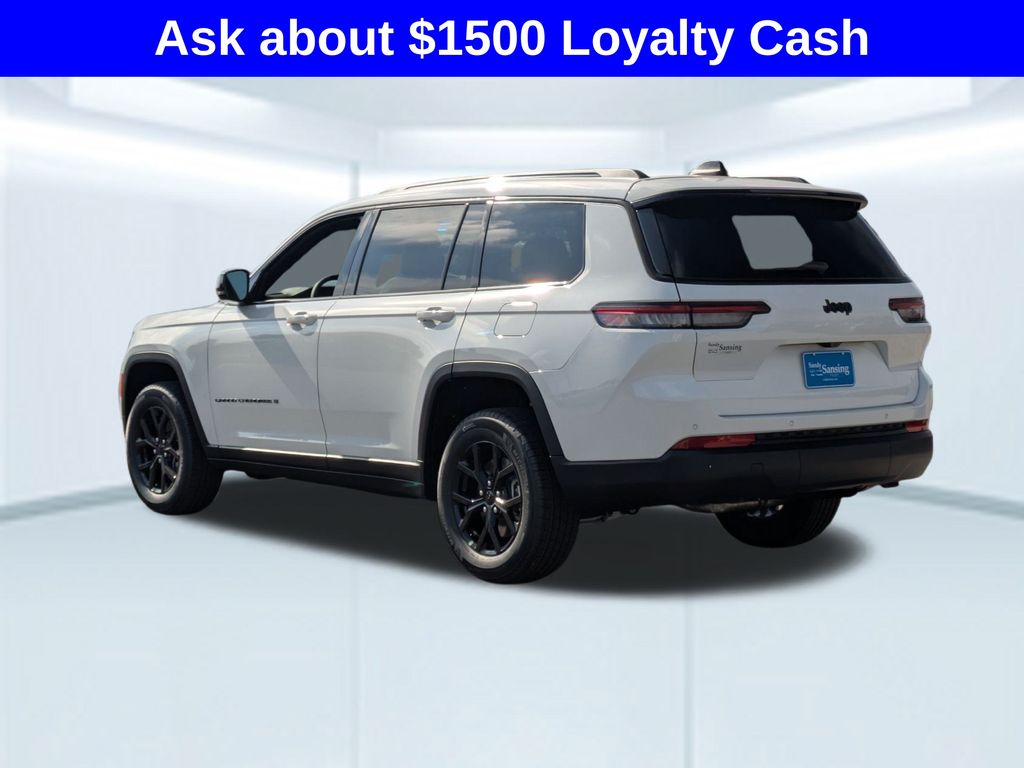 2025 Jeep Grand Cherokee Laredo X photo 2