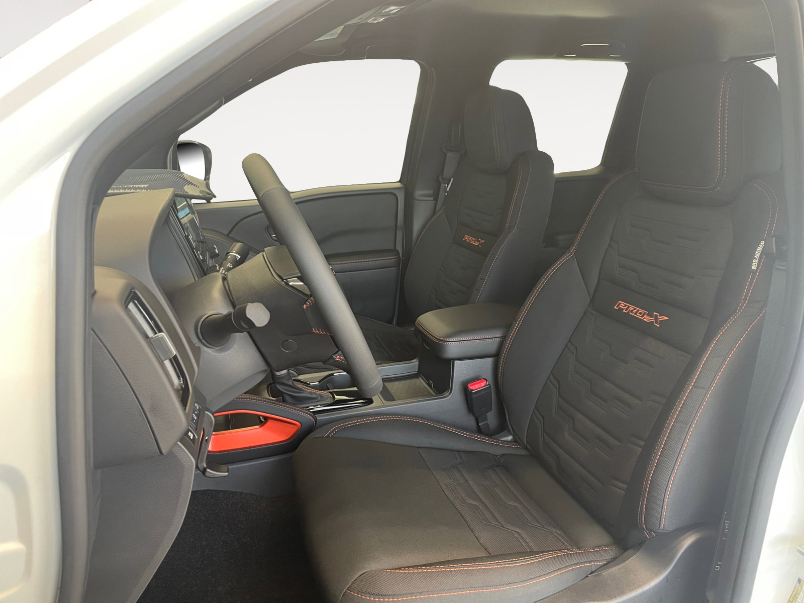 2025 Nissan Frontier PRO-X photo 18