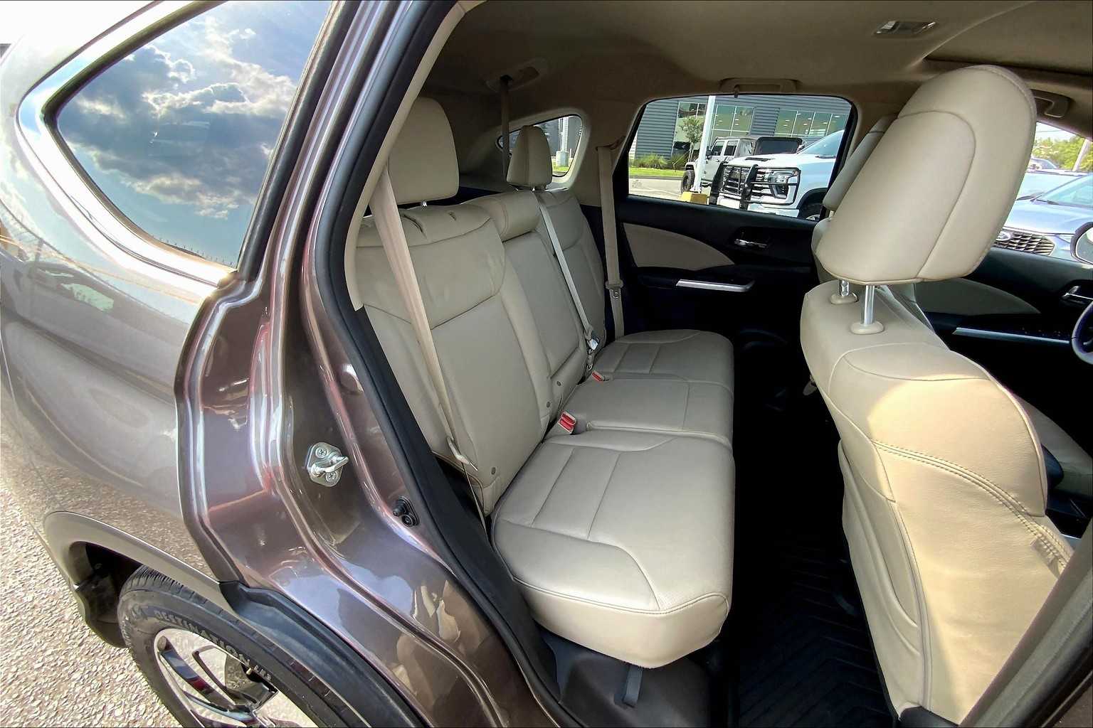 2016 Honda CR-V Touring photo 18