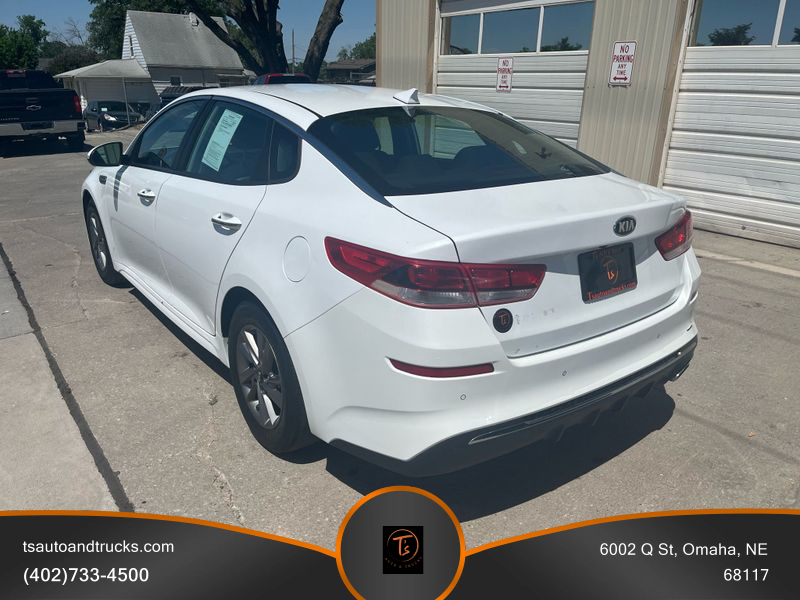 2020 Kia Optima LX photo 3