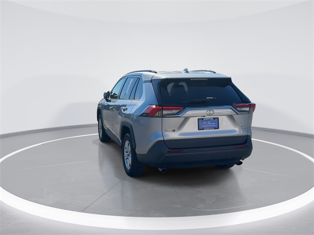 2021 Toyota RAV4 XLE photo 6