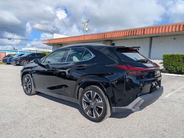 2023 Lexus UX 250h Premium photo 4