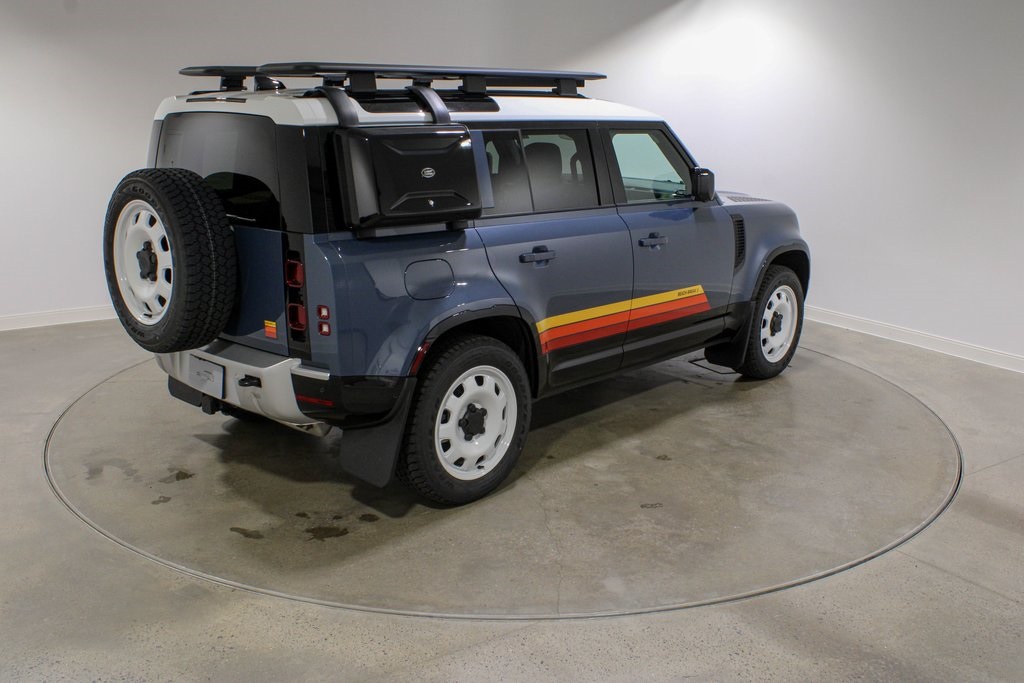 2025 Land Rover Defender 110 S photo 5