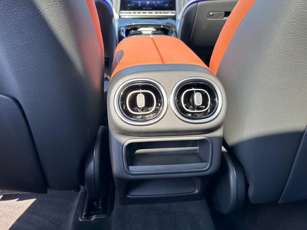 2026 Mercedes Benz GLC 350e 4MATIC photo 12