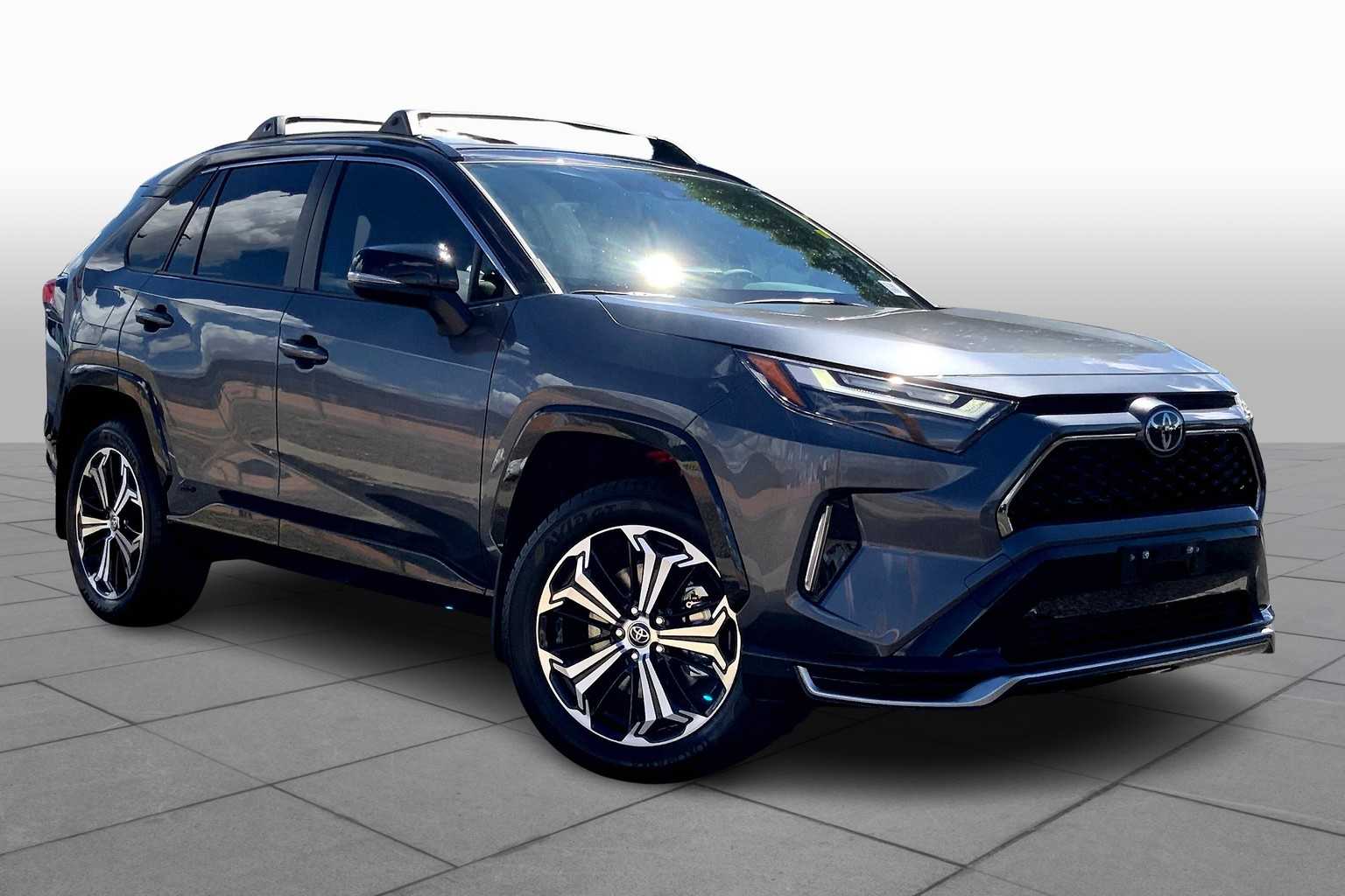 2025 Toyota RAV4 Hybrid XSE Sport photo 2