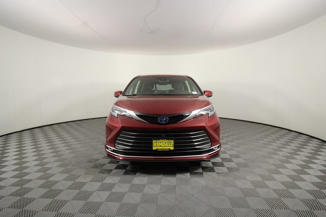 2024 Toyota Sienna Platinum photo 4