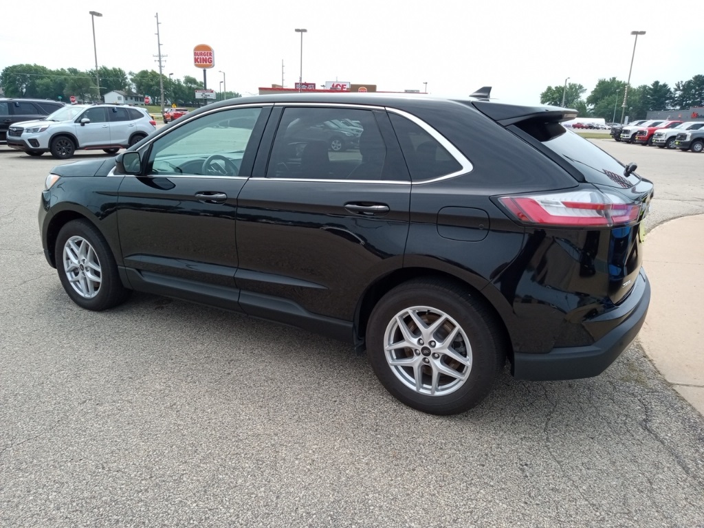 2023 Ford Edge SEL photo 10