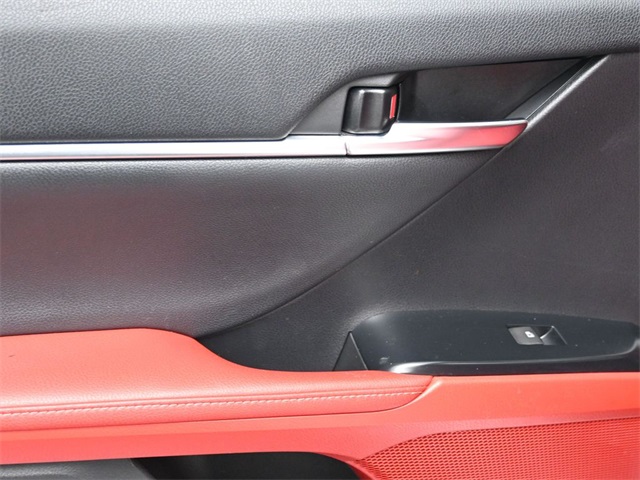 2020 Toyota Camry XSE photo 11