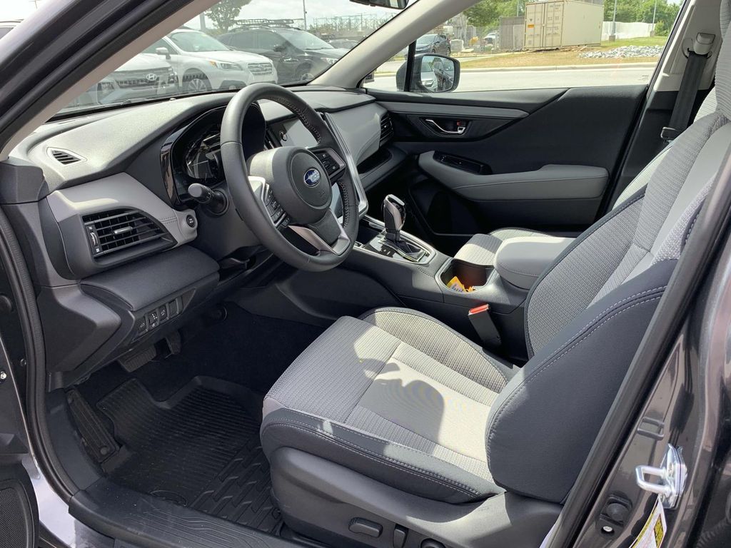 2025 Subaru Outback Premium photo 3