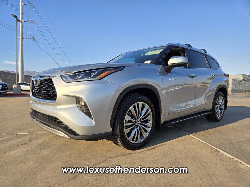 2021 Toyota Highlander Hybrid Platinum photo 2