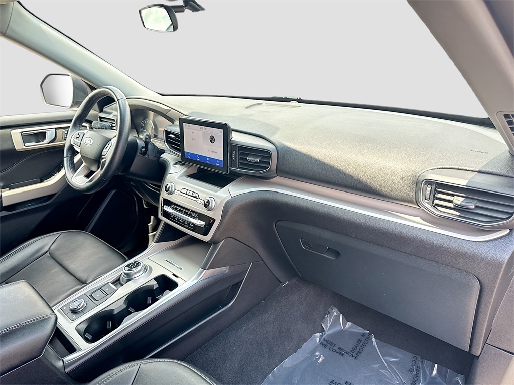 2023 Ford Explorer XLT photo 25