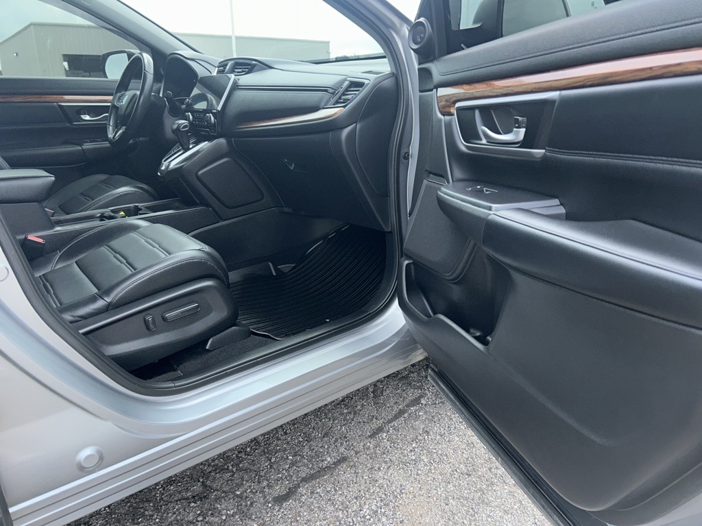 2019 Honda CR-V Touring photo 20