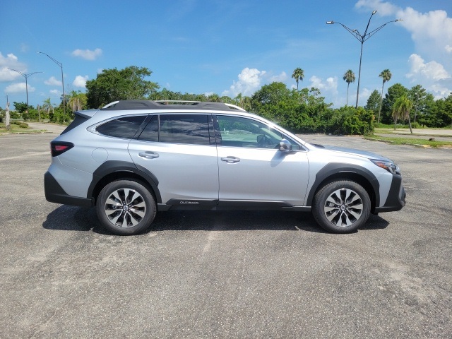 2025 Subaru Outback Touring photo 4