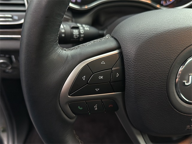 2019 Jeep Grand Cherokee Overland photo 9