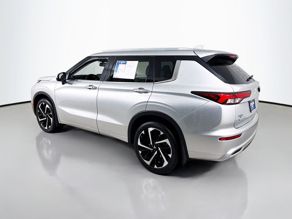 2024 Mitsubishi Outlander SEL photo 6