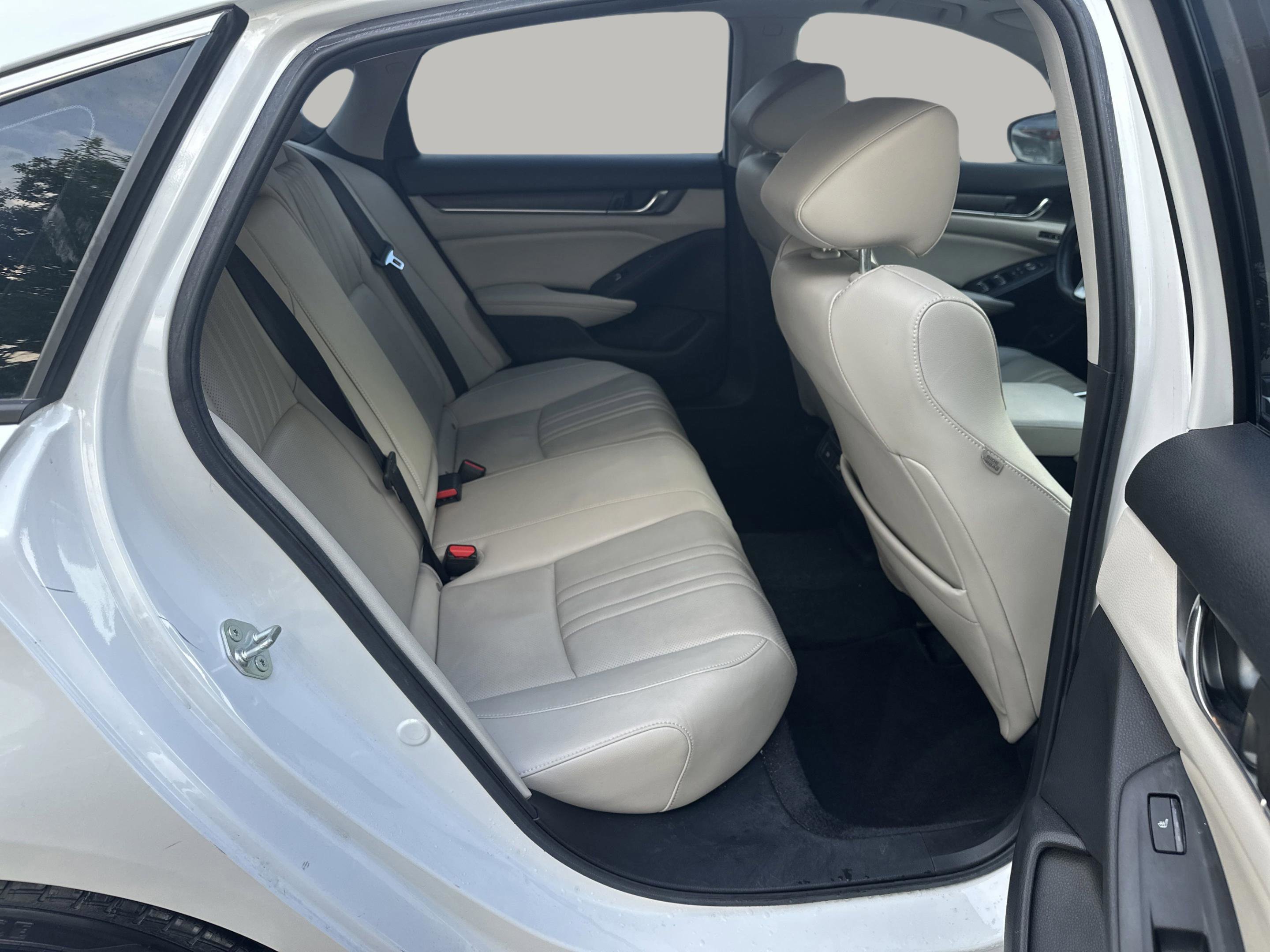2021 Honda Accord Hybrid Touring photo 11