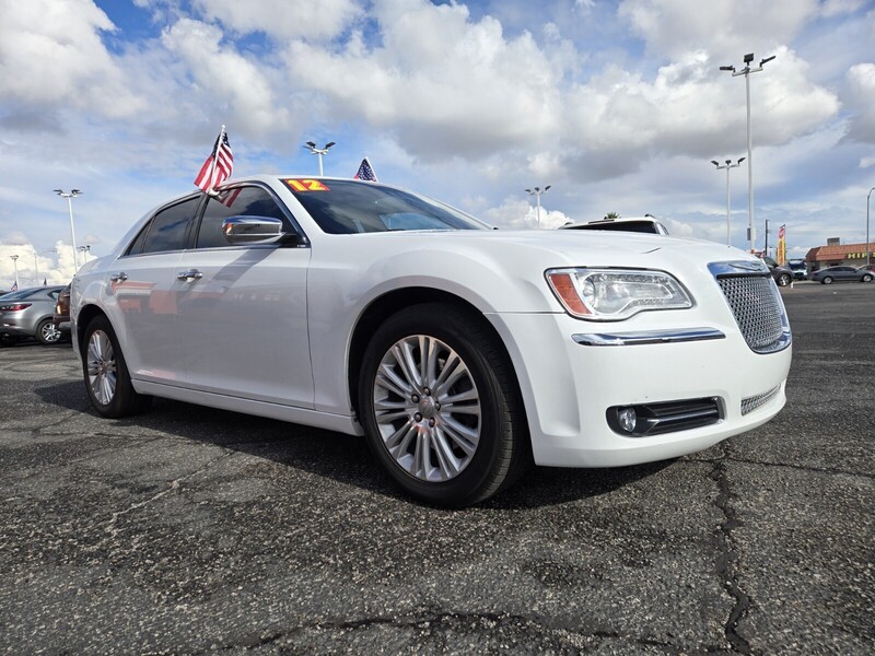 2012 Chrysler 300 Limited photo 4