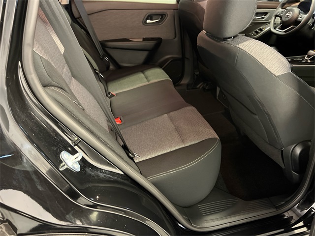 2023 Nissan Rogue SV photo 12