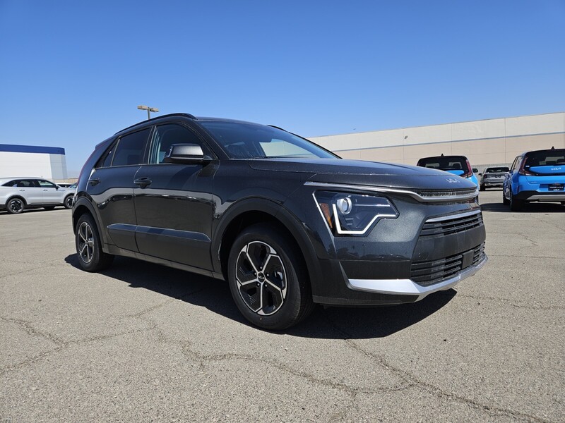 2025 Kia Niro EX photo 2