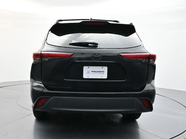 2023 Toyota Highlander XLE photo 4