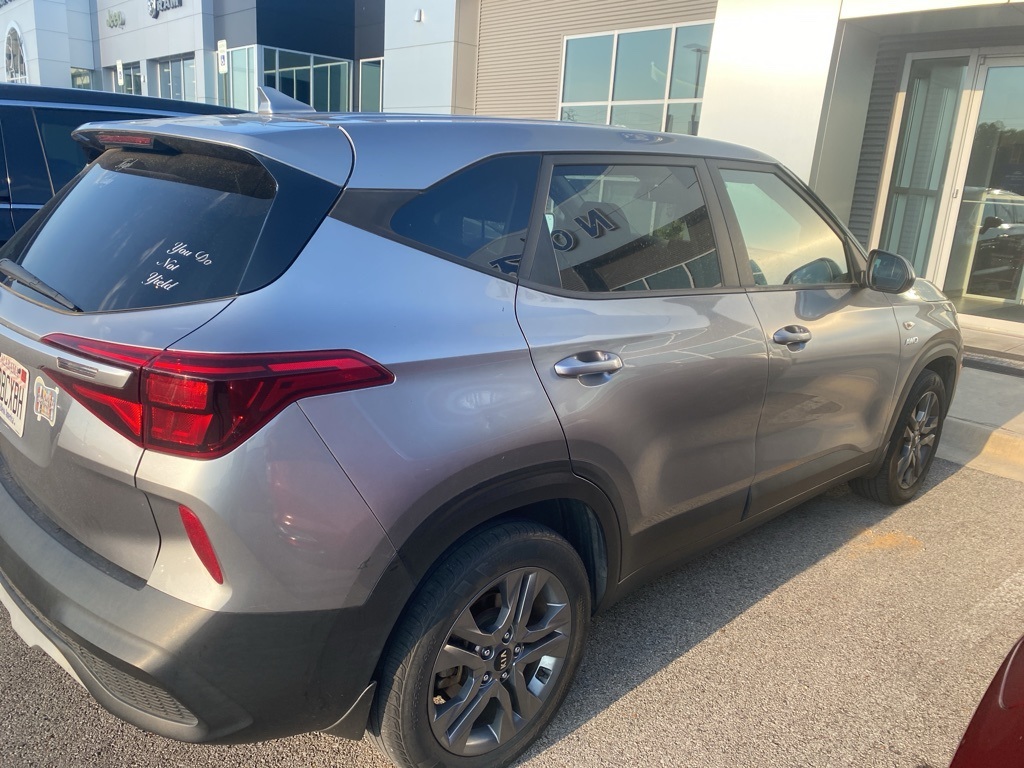 2021 Kia Seltos LX photo 3