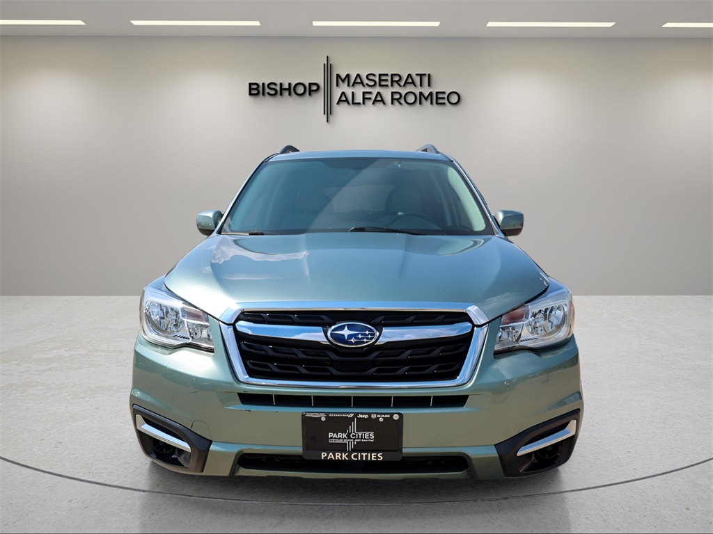 2017 Subaru Forester 2.5i Premium photo 2