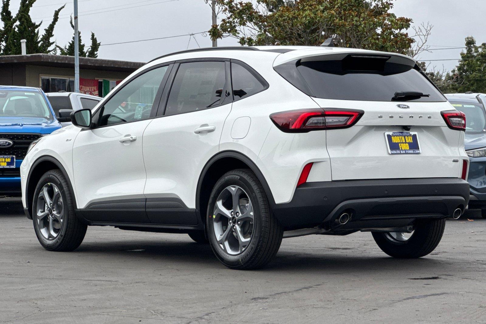 2025 Ford Escape ST-Line Hybrid photo 4