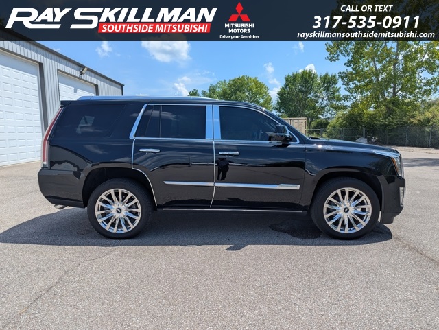 2017 Cadillac Escalade Platinum photo 3