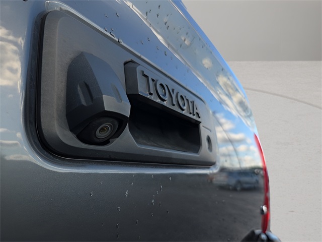 2016 Toyota Tacoma TRD Sport photo 15