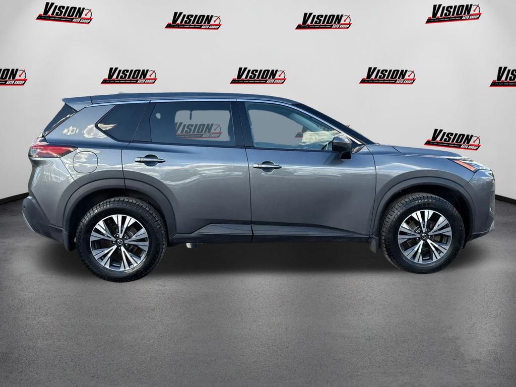 2021 Nissan Rogue SV photo 4