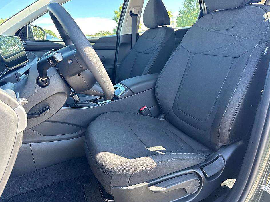 2025 Hyundai Tucson SE photo 7