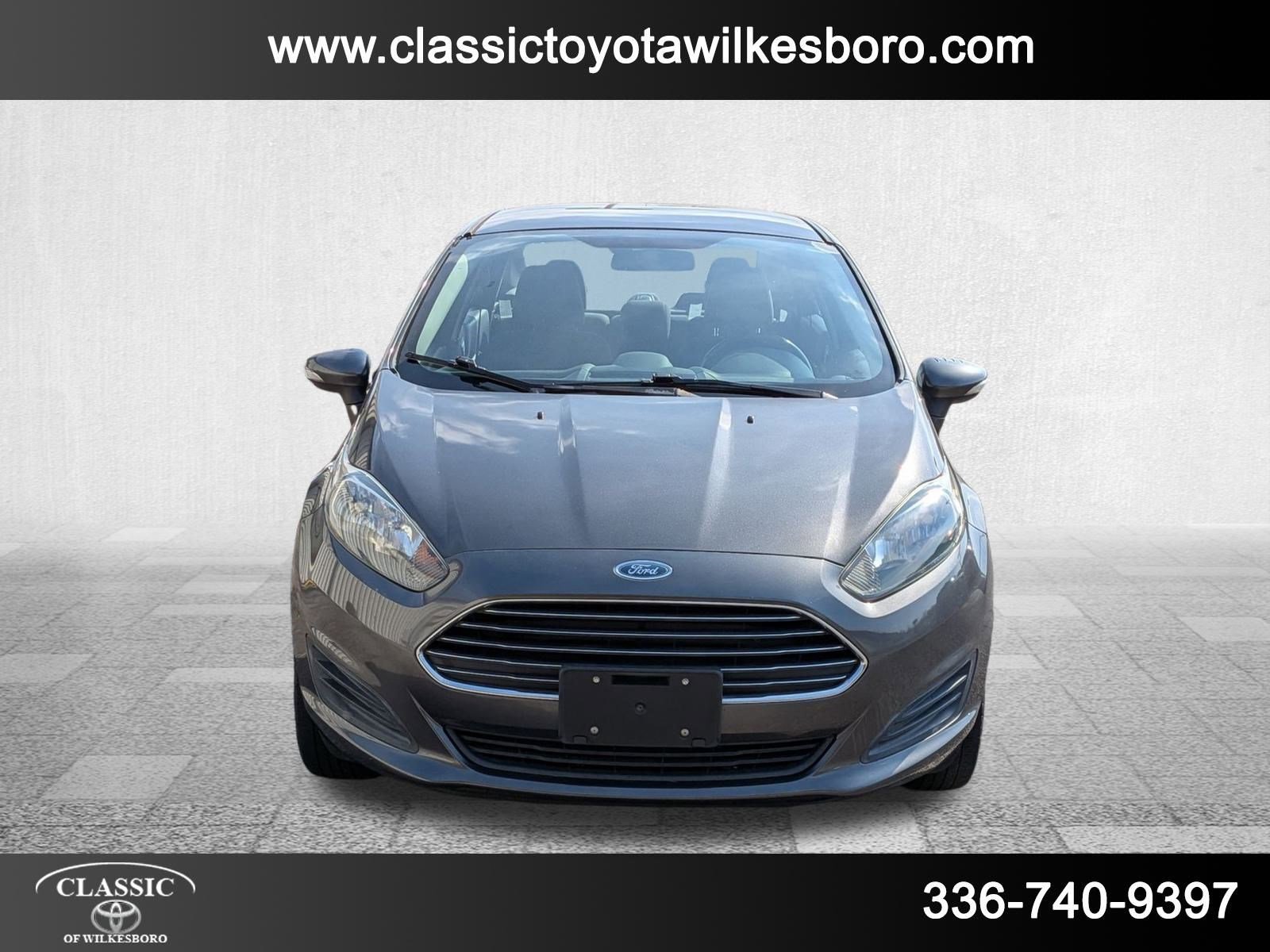2015 Ford Fiesta SE photo 2