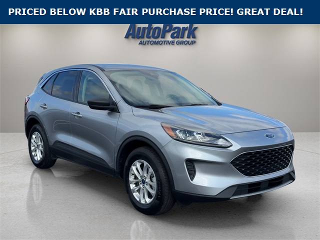 Used 2022 Ford Escape SE with VIN 1FMCU9G69NUA84699 for sale in Bremen, IN