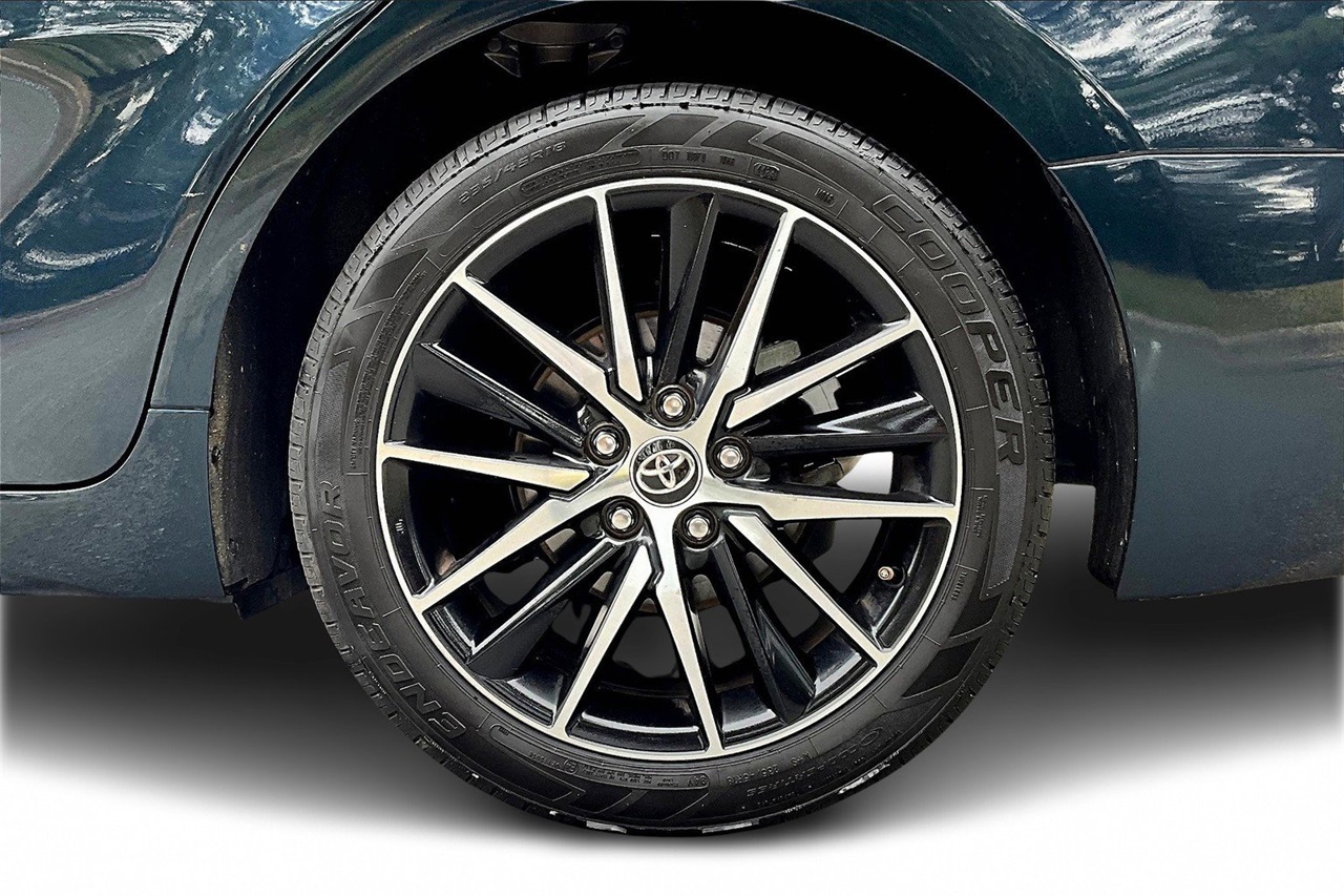 2021 Toyota Camry SE photo 25
