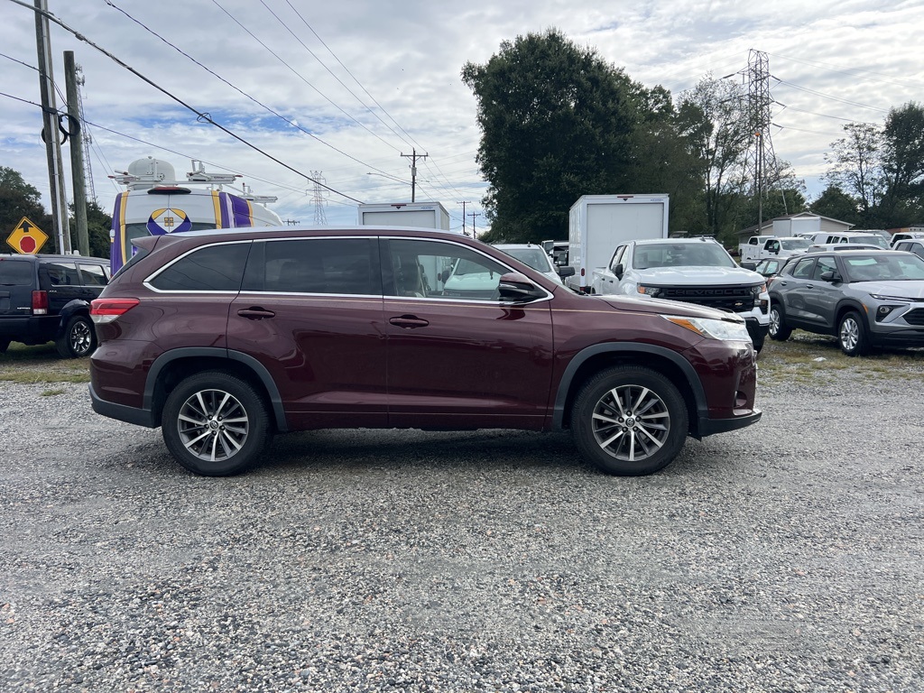2018 Toyota Highlander XLE photo 2