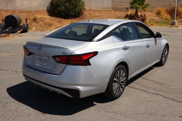 2023 Nissan Altima 2.5 SV photo 2