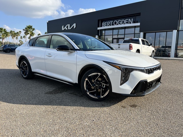 2025 Kia K4 GT-Line's photo