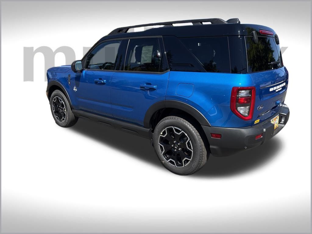 2025 Ford Bronco Sport Outer Banks photo 4